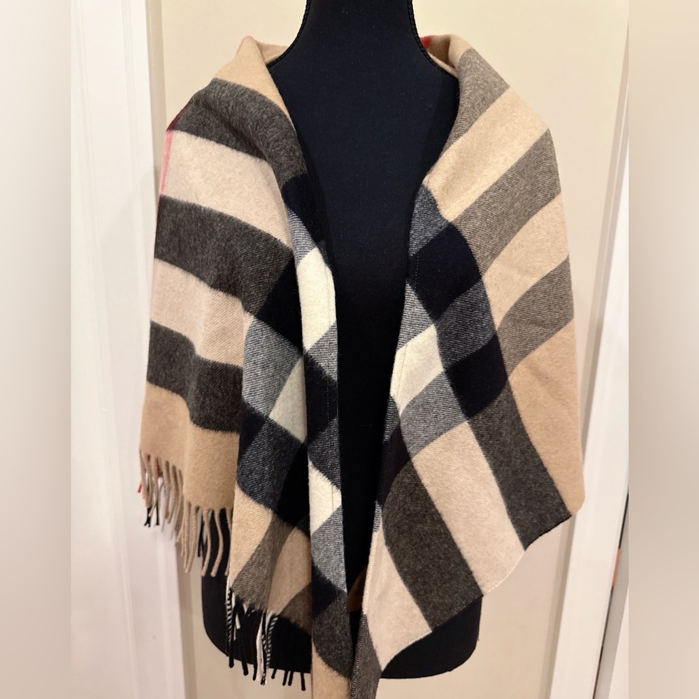 Burberry Signature Black and Cream Checkered Cashmere Cape